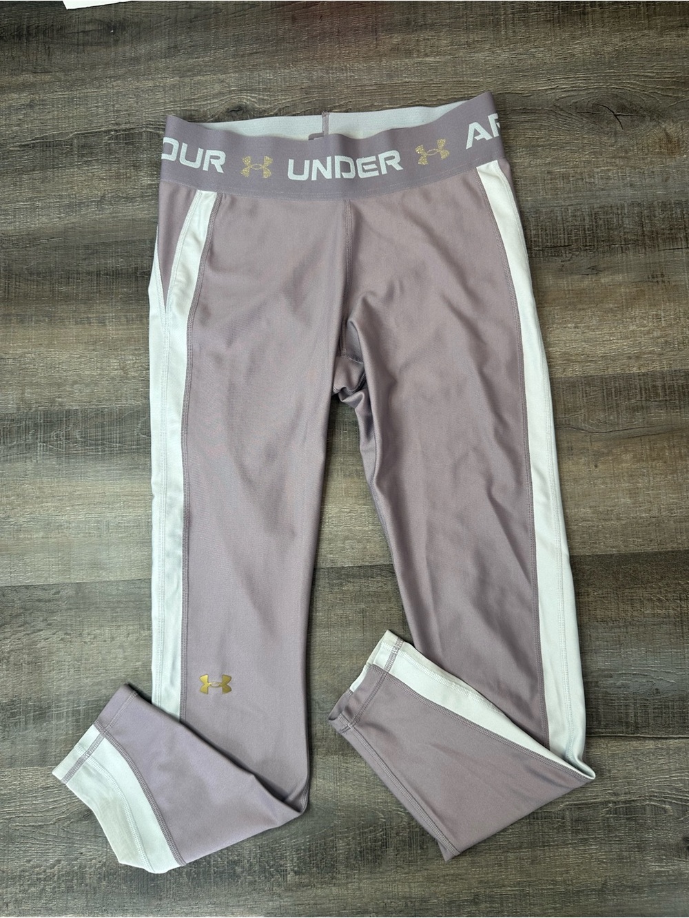 Under Armour HeatGear Leggings Purple White Athleisure Sporty Gold Logo Womens